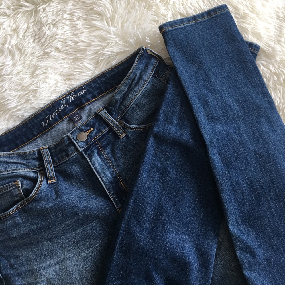 FREE IN BUNDLE Universal Thread skinny jeans || 4L